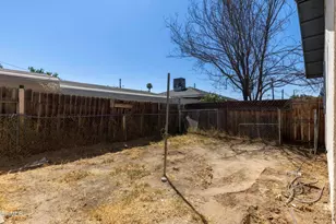 818 Decatur St, Bakersfield, CA 93308 - Photo 25