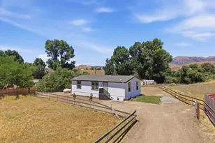 20405 Weston Ave, Tehachapi, CA 93561 - Photo 3