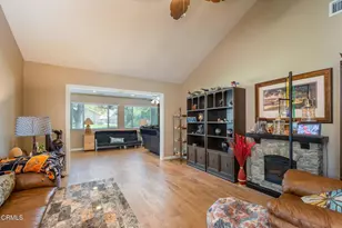 32130 Village 32, Camarillo, CA 93012 - Photo 9