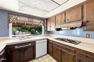 195 W Avenida De Las Flores, Thousand Oaks, CA 91360 - Photo 9