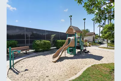 2886 Golf Villa Way, Camarillo, CA 93010 - Photo 35