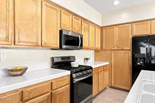1706 Valerosa Way, Oxnard, CA 93030 - Photo 13