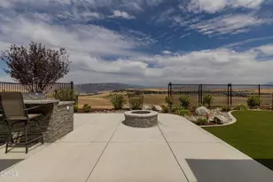 6909 Aquamarine Dr, Bakersfield, CA 93306 - Photo 9