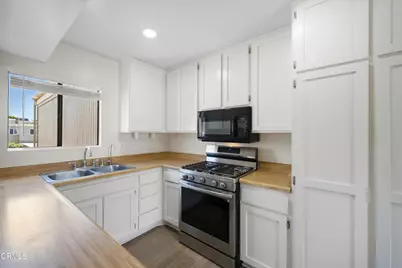 1254 Seacliff Court #2, Ventura, CA 93003 - Photo 3