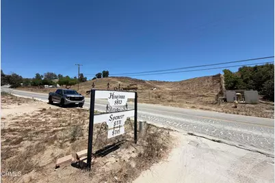 8796 Roseland Avenue, Moorpark, CA 93021 - Photo 11
