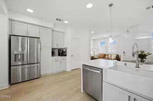 1230 E Thompson Blvd, Ventura, CA 93001 - Photo 17