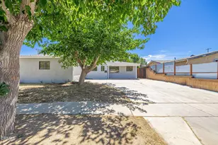 44846 Andale Ave, Lancaster, CA 93535 - Photo 3