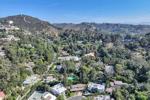 11923 Brentwood Grove Dr, Los Angeles, CA 90049 - Photo 51