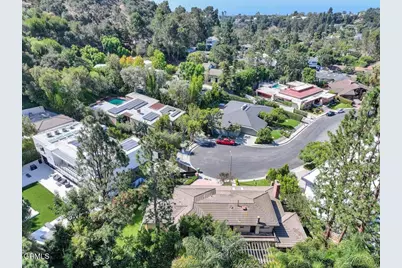 11923 Brentwood Grove Drive, Los Angeles, CA 90049 - Photo 3