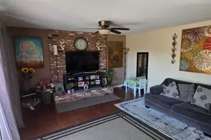 326 N Steckel Dr, Santa Paula, CA 93060 - Photo 7