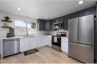 39032 Village 39, Camarillo, CA 93012 - Photo 19