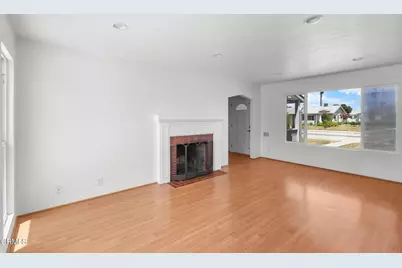 302 Douglas Avenue, Oxnard, CA 93030 - Photo 5