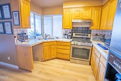 7511 Shoup Avenue, Los Angeles, CA 91307 - Photo 9