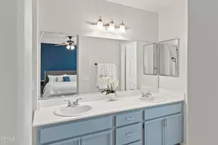 27072 Victoria Ln, Valencia, CA 91355 - Photo 11