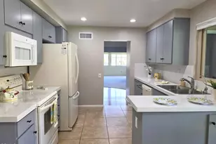 4110 Village 4, Camarillo, CA 93012 - Photo 9