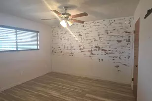 423 Helen Way, Bakersfield, CA 93307 - Photo 11