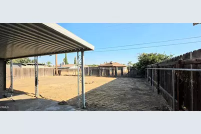 423 Helen Way, Bakersfield, CA 93307 - Photo 15