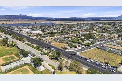 105 Walnut Drive, Oxnard, CA 93036 - Photo 9
