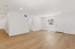 22016 Schoolcraft St, Los Angeles, CA 91303 - Photo 13