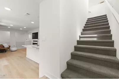 1244 E Thompson Boulevard #101, Ventura, CA 93001 - Photo 25