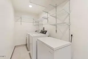 1915 Cordova St, Los Angeles, CA 90018 - Photo 23