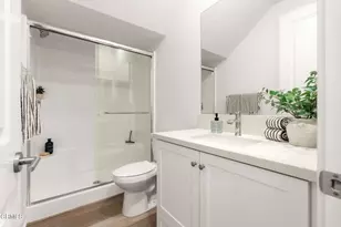 10738 Telegraph Rd, Ventura, CA 93004 - Photo 9