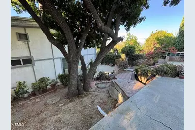 935 E Hillcrest Drive, Thousand Oaks, CA 91360 - Photo 31