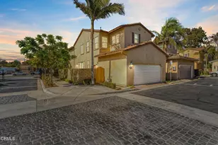 368 E B St, Port Hueneme, CA 93041 - Photo 3
