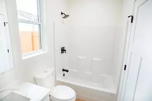 1125 W 2nd St, Oxnard, CA 93030 - Photo 23