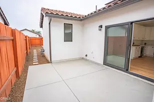 1135 W 2nd St, Oxnard, CA 93030 - Photo 27