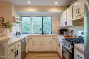 2272 Birch Gln Ave, Simi Valley, CA 93063 - Photo 11