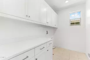 1994 Pomegranate St, Santa Paula, CA 93060 - Photo 37