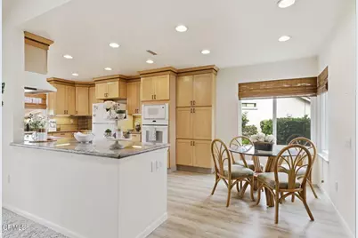 42110 Village 42, Camarillo, CA 93012 - Photo 9