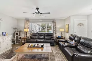 62 E Calle La Sombra, Camarillo, CA 93010 - Photo 3