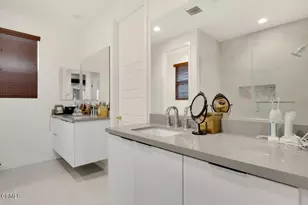 1054 Canal St, Oxnard, CA 93035 - Photo 9