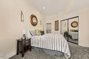 1027 Brockton Ln, Ventura, CA 93001 - Photo 27