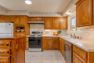 8482 Wesham Street, Ventura, CA 93004 - Photo 13