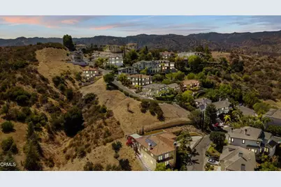24856 Bella Vista Drive, Newhall, CA 91321 - Photo 3