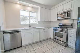 30315 Honeysuckle Hill Dr, Santa Clarita, CA 91387 - Photo 15