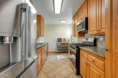 17437 Arminta Street, Northridge, CA 91325 - Photo 9