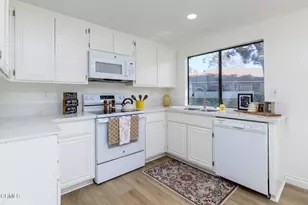 39116 Village 39, Camarillo, CA 93012 - Photo 17