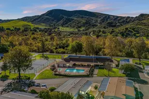 15750 Arroyo Dr, Moorpark, CA 93021 - Photo 33