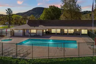 15750 Arroyo Dr, Moorpark, CA 93021 - Photo 31