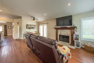 15259 Monroe Ave, Moorpark, CA 93021 - Photo 3