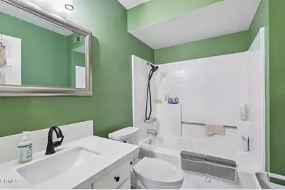 390 Country Club Drive #B, Simi Valley, CA 93065 - Photo 23