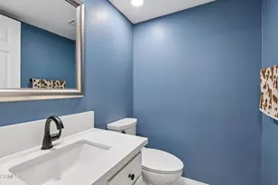390 Country Club Dr, Simi Valley, CA 93065 - Photo 13