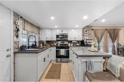 14476 Avenida Colonia, Moorpark, CA 93021 - Photo 9