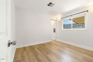 133 Calle De La Rosa, Camarillo, CA 93012 - Photo 19