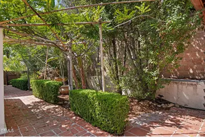 2016 State, Santa Barbara, CA 93105 - Photo 19