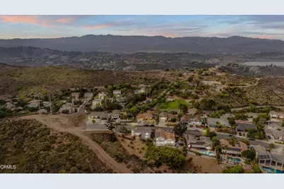 744 Calle Punta, Thousand Oaks, CA 91360 - Photo 35